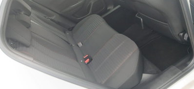 Peugeot 2008 BlueHDi 110 S&S Allure Pack (19)