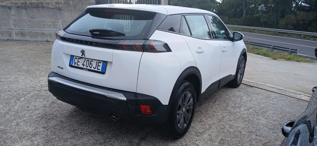 Peugeot 2008 BlueHDi 110 S&S Allure Pack (5)