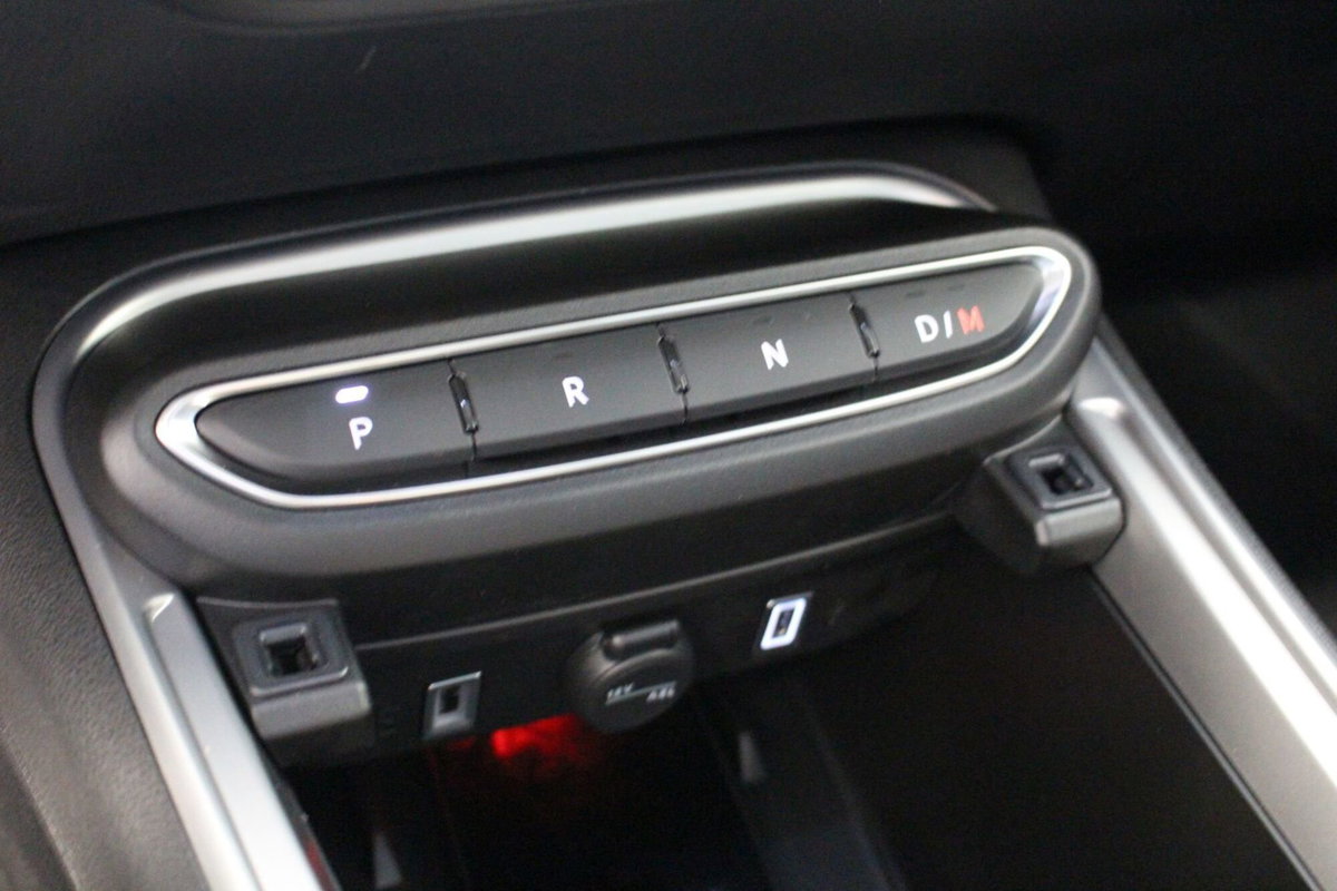Jeep Avenger 1.2 turbo e-hybrid mhev Summit fwd 110cv edct6 (14)