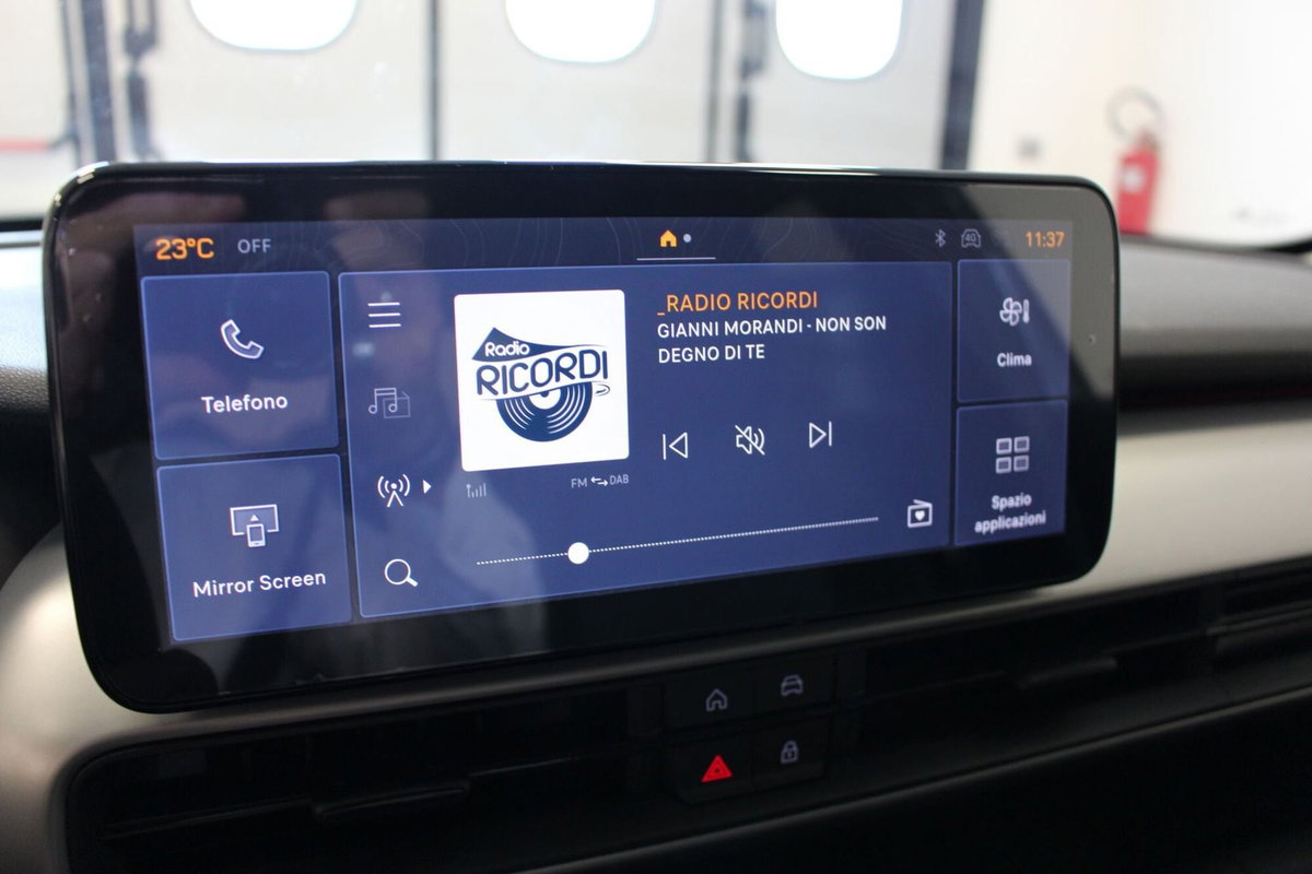 Jeep Avenger 1.2 turbo e-hybrid mhev Summit fwd 110cv edct6 (16)