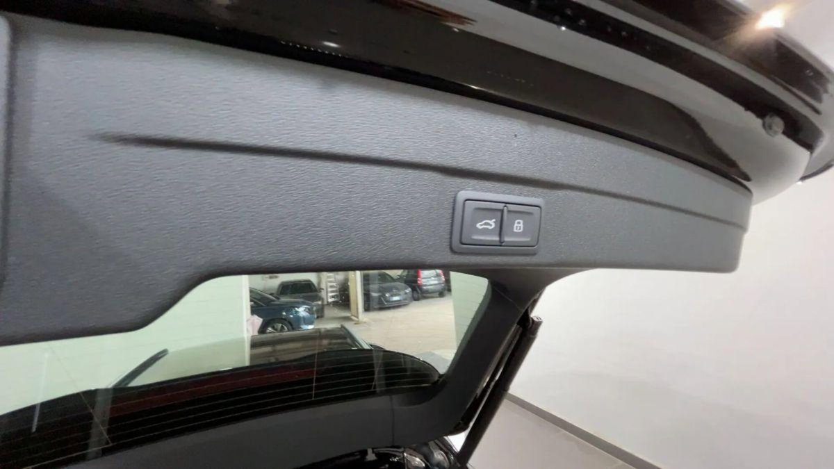 Audi A6 Avant 2.0 tdi mhev + S line edition quattro 204cv s-tronic (20)