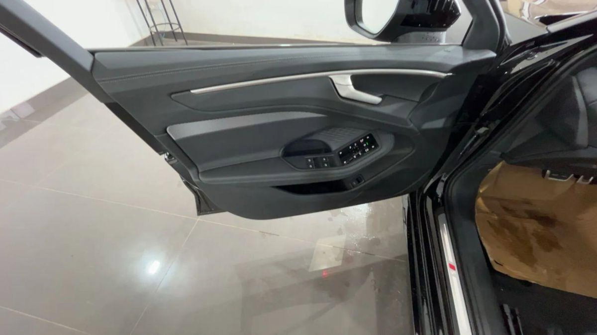 Audi A6 Avant 2.0 tdi mhev + S line edition quattro 204cv s-tronic (8)