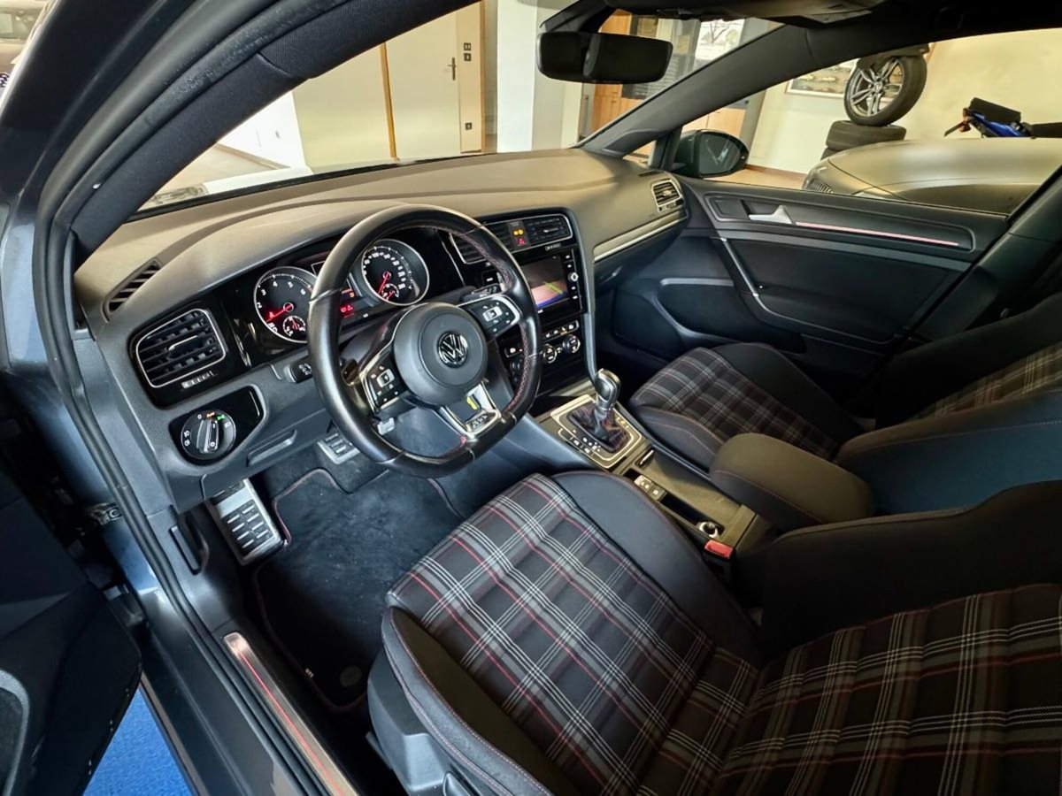 Volkswagen Golf GTI Performance 2.0 TSI DSG 5p. BlueMotion Technology (9)