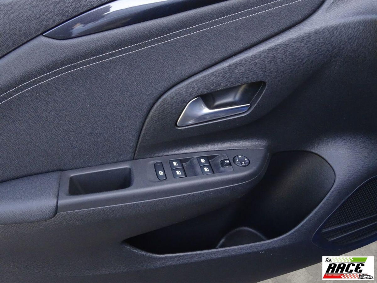 Opel Corsa-e 5 porte Elegance (12)