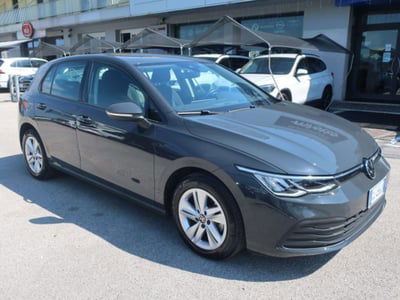 Volkswagen Golf Variant 2.0 TDI SCR DSG Life usata
