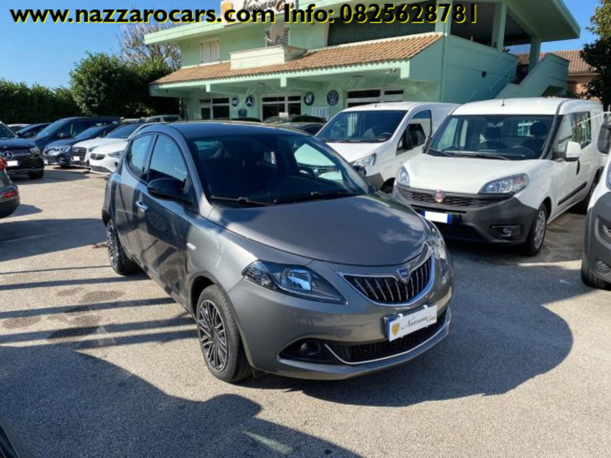 Lancia Ypsilon 1.0 FireFly 5 porte S&S Hybrid Ecochic Gold