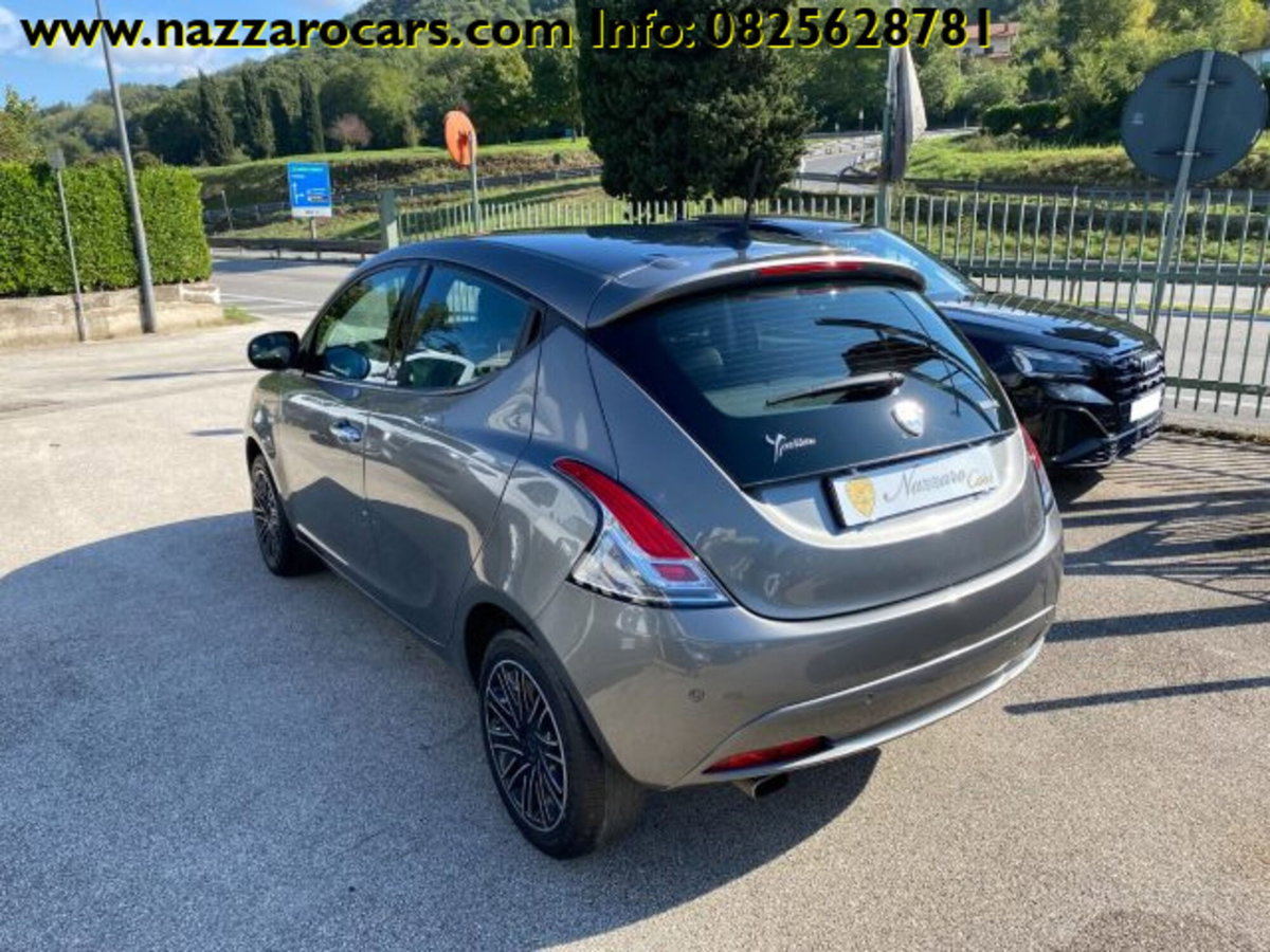 Lancia Ypsilon 1.0 FireFly 5 porte S&S Hybrid Ecochic Gold (17)