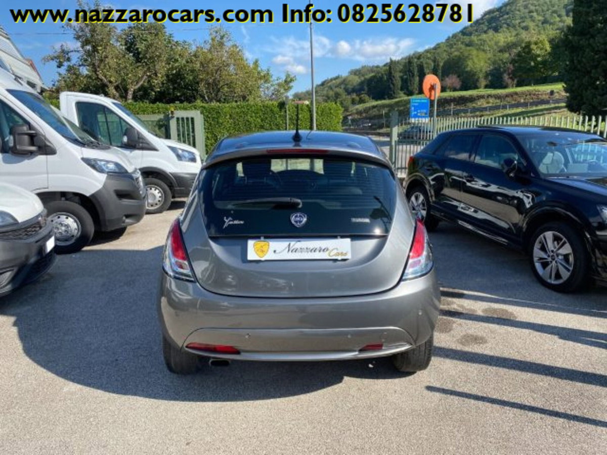 Lancia Ypsilon 1.0 FireFly 5 porte S&S Hybrid Ecochic Gold (18)