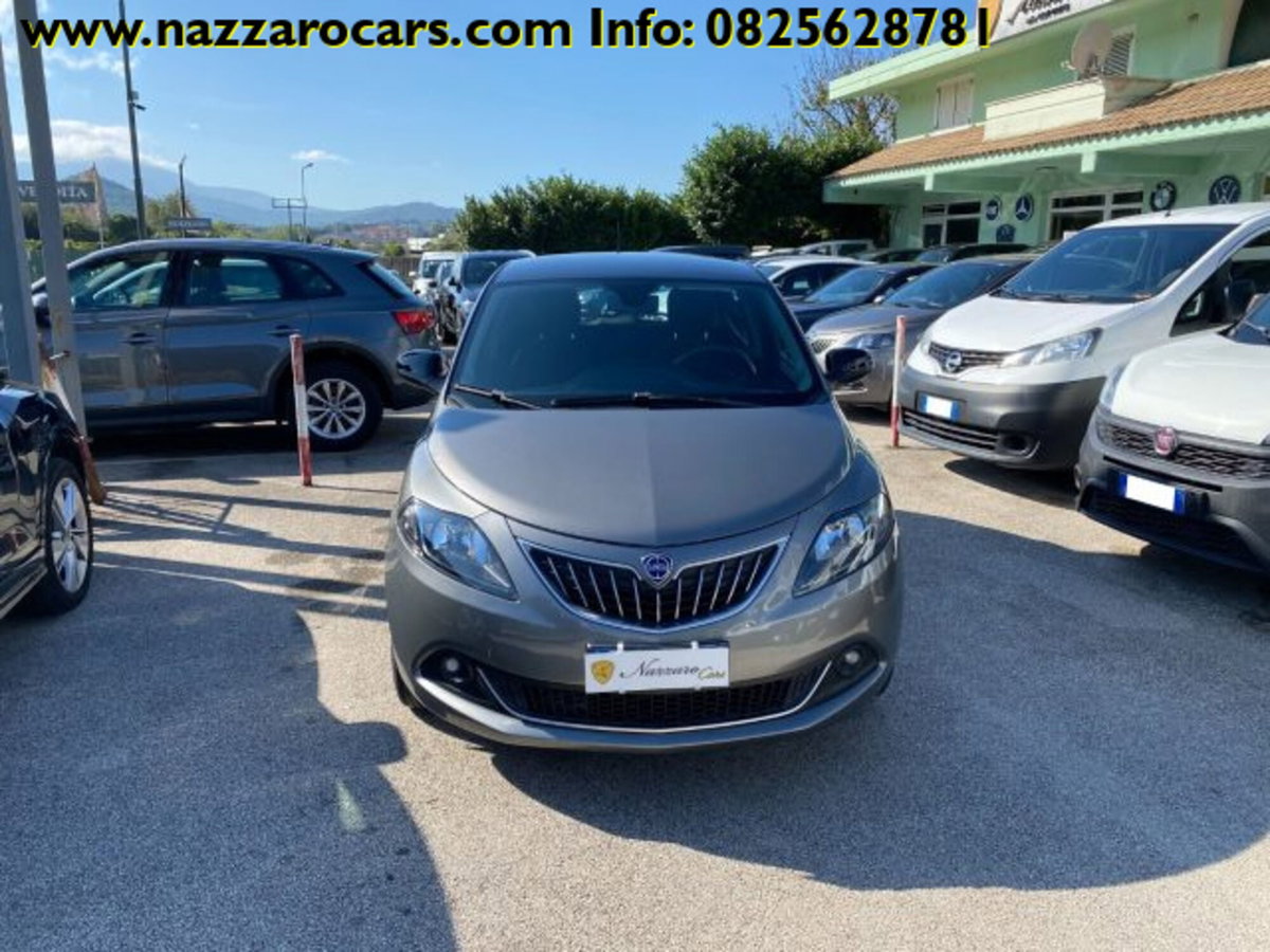 Lancia Ypsilon 1.0 FireFly 5 porte S&S Hybrid Ecochic Gold (2)
