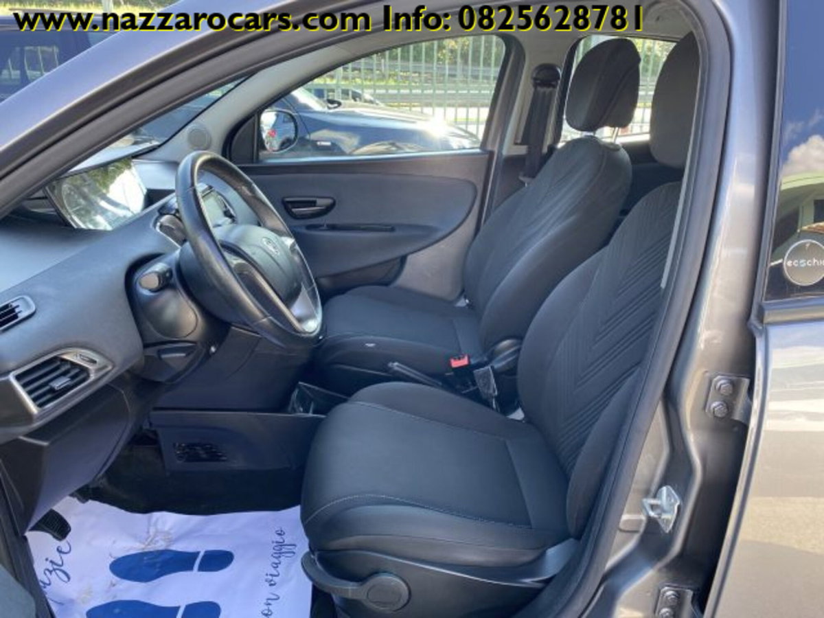 Lancia Ypsilon 1.0 FireFly 5 porte S&S Hybrid Ecochic Gold (6)