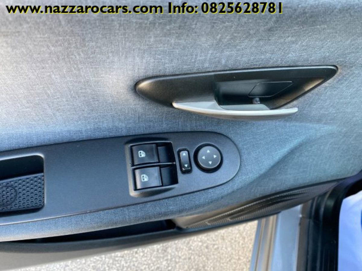 Lancia Ypsilon 1.0 FireFly 5 porte S&S Hybrid Ecochic Gold (9)