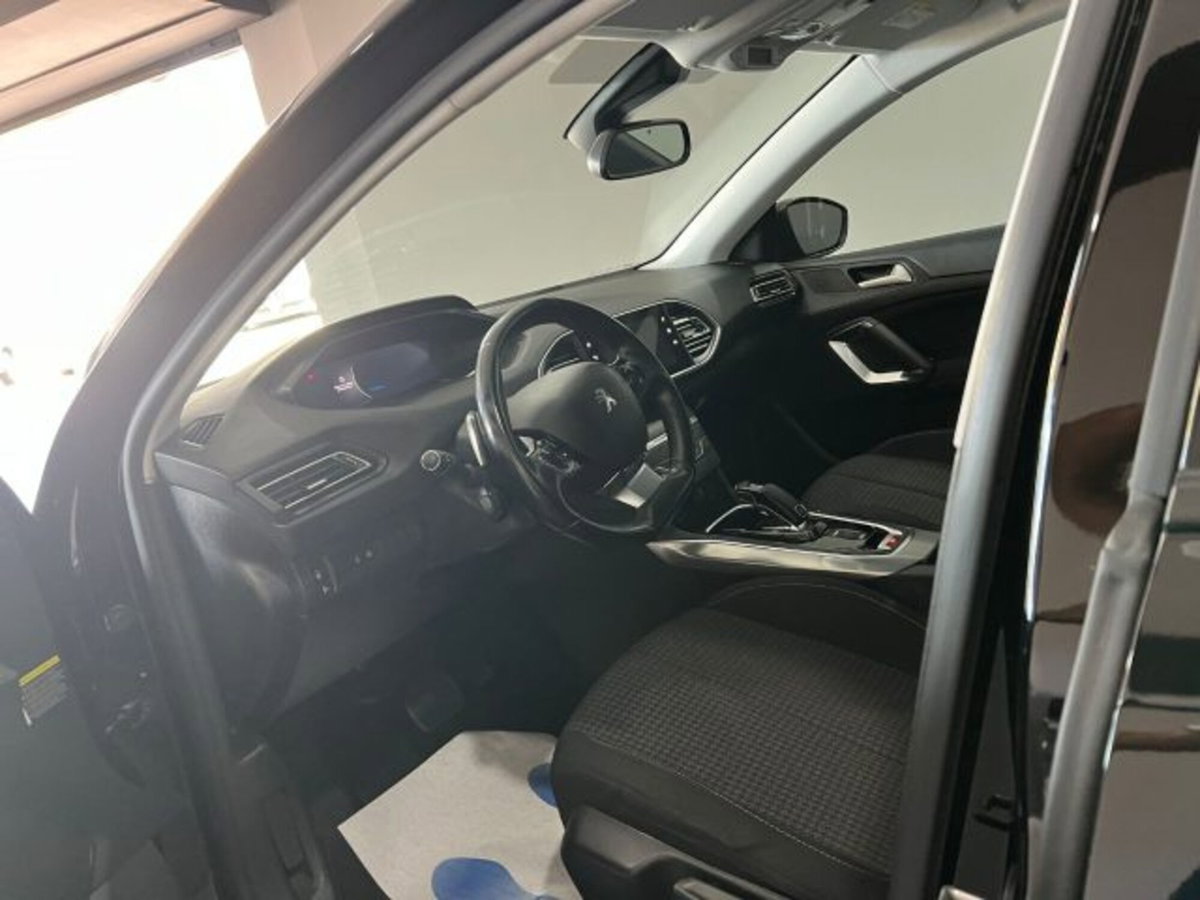 Peugeot 308 SW BlueHDi 130 S&S EAT8 Active Business (5)