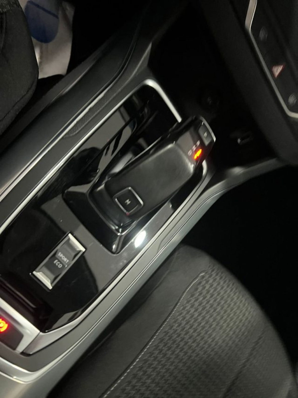 Peugeot 308 SW BlueHDi 130 S&S EAT8 Active Business (8)
