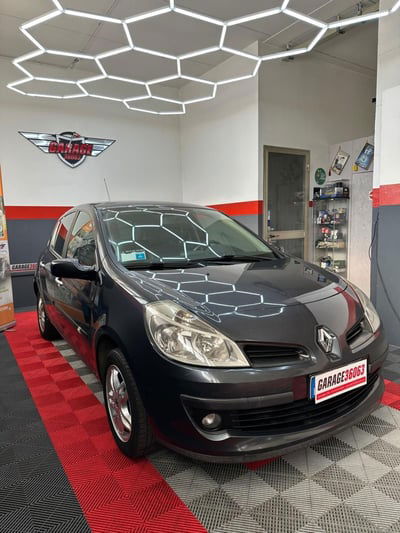 Renault Clio 1.2 16V 5 porte Le Iene usata
