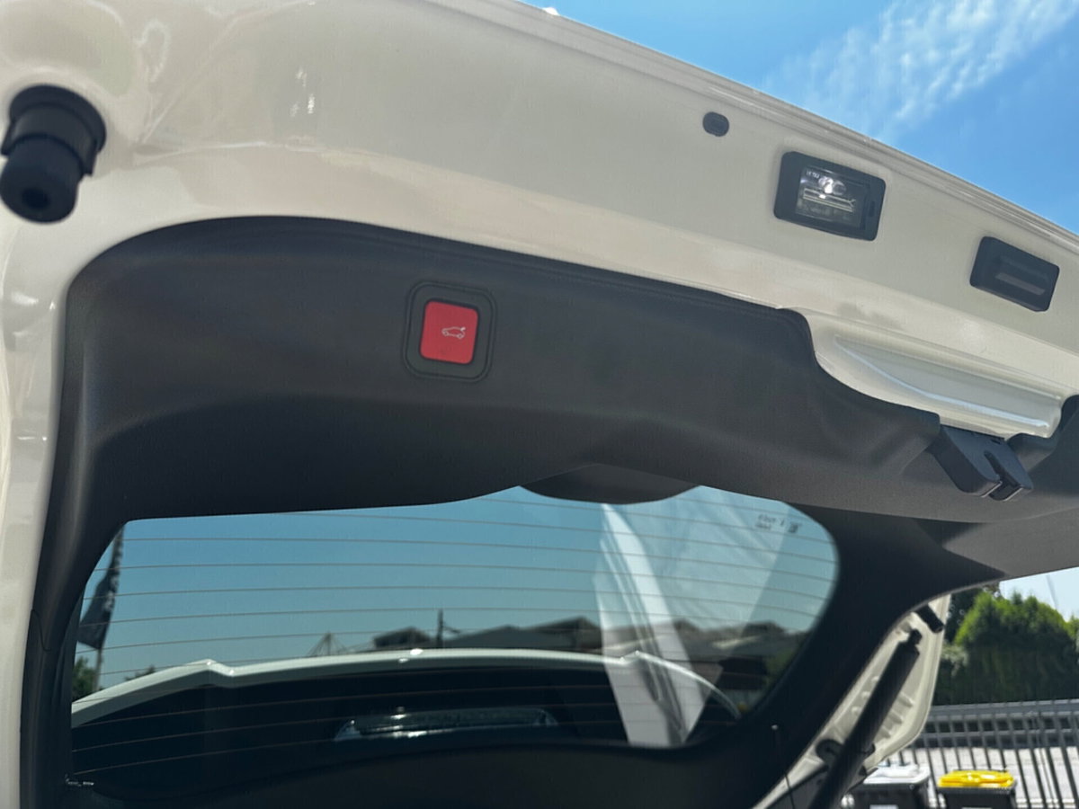 Alfa Romeo Junior 1.2 ibrida Speciale 145cv edct6 (11)