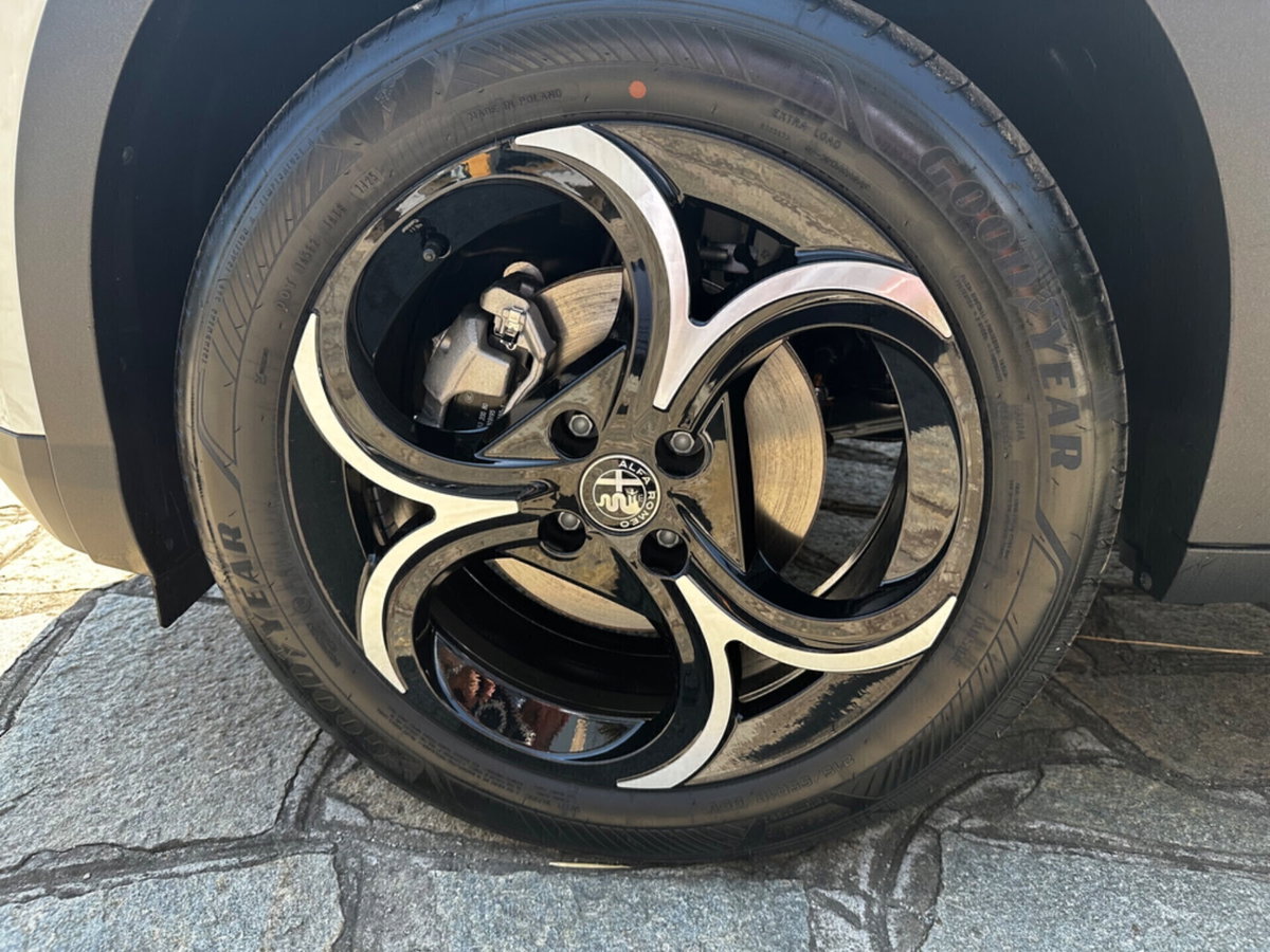 Alfa Romeo Junior 1.2 ibrida Speciale 145cv edct6 (19)