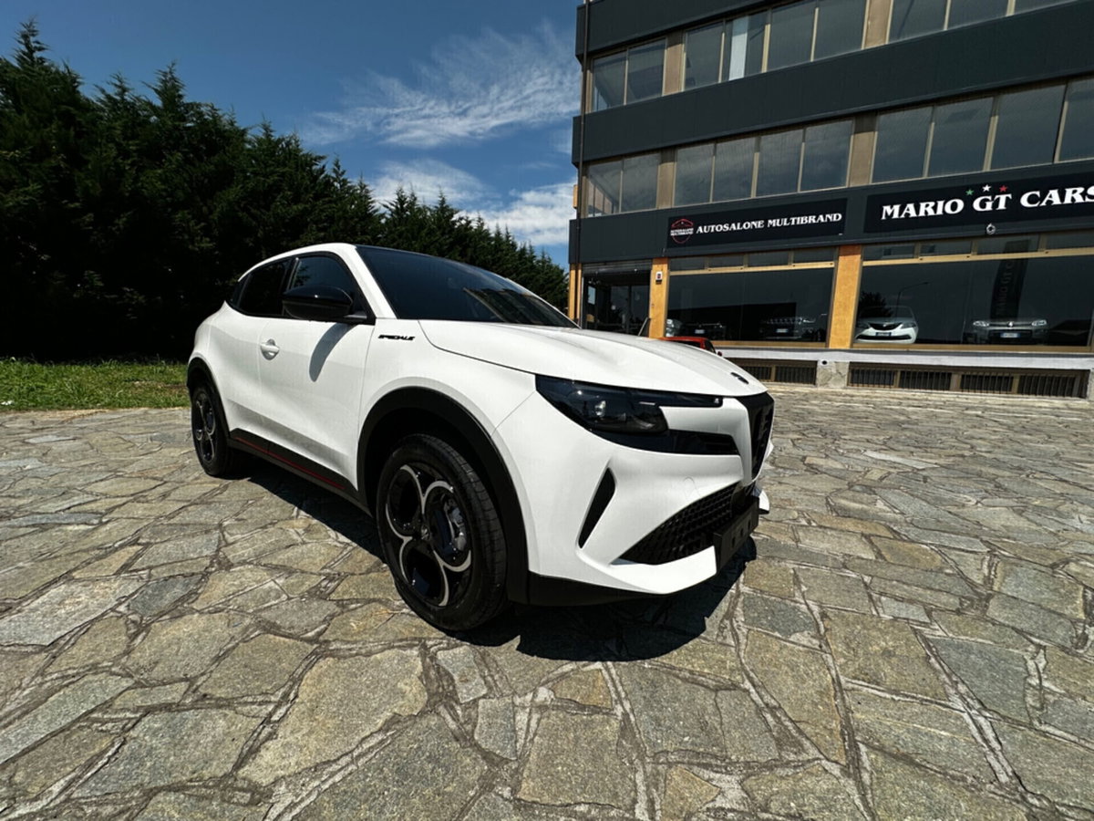 Alfa Romeo Junior 1.2 ibrida Speciale 145cv edct6 (3)