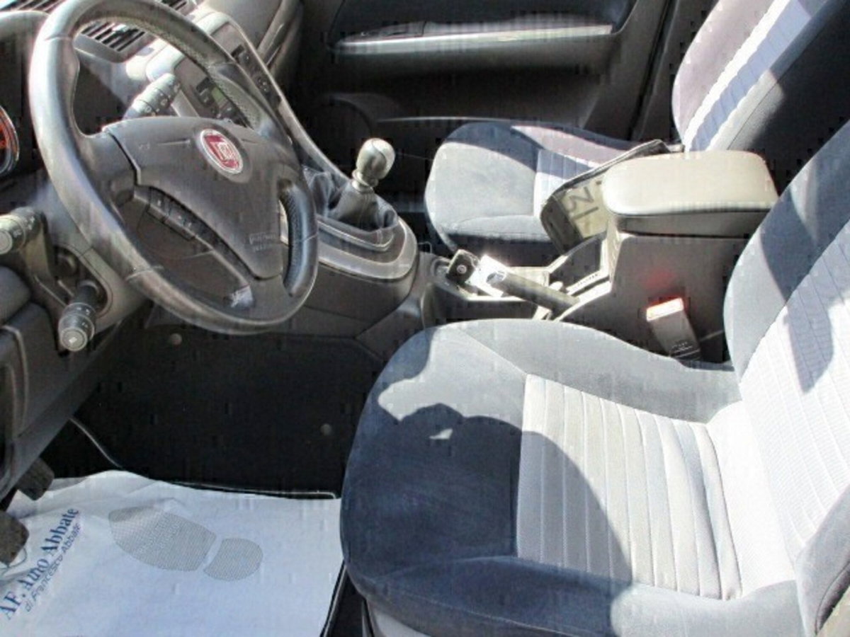 Fiat Croma 1.8 Mpi 16V Dynamic (7)