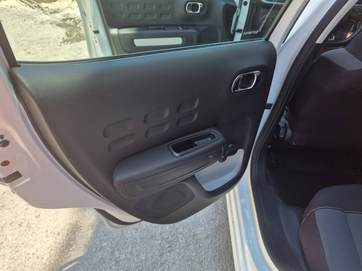 Citroen C3 BlueHDi 100 S&S Feel (19)