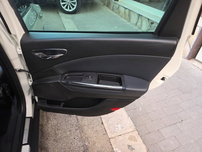 Lancia Delta 1.6 MJT DPF Gold (12)