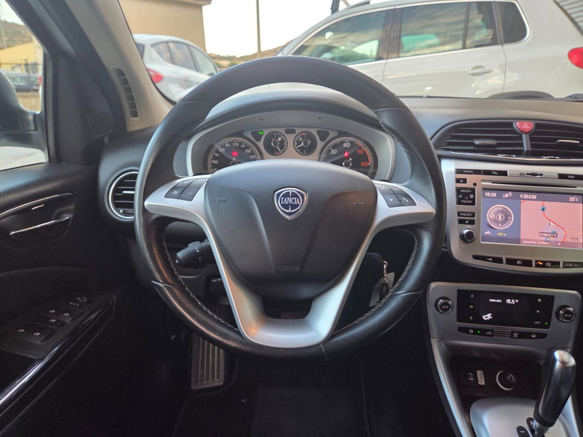 Lancia Delta 1.6 MJT DPF Gold (18)