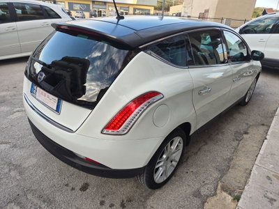 Lancia Delta 1.6 MJT DPF Gold (7)