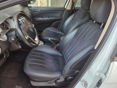 Lancia Delta 1.6 MJT DPF Gold (8)