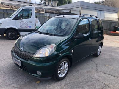 Toyota Yaris 1.3i 16V cat Sol usata