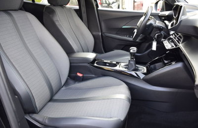 Peugeot 2008 PureTech 100 S&S Allure (11)