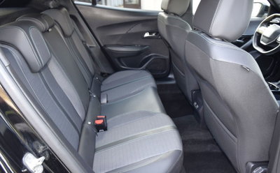 Peugeot 2008 PureTech 100 S&S Allure (12)