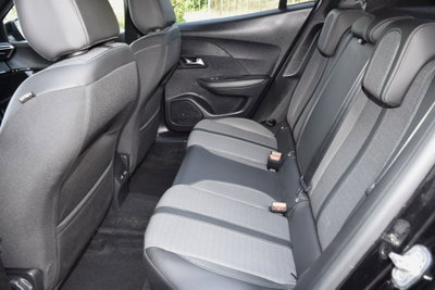 Peugeot 2008 PureTech 100 S&S Allure (13)
