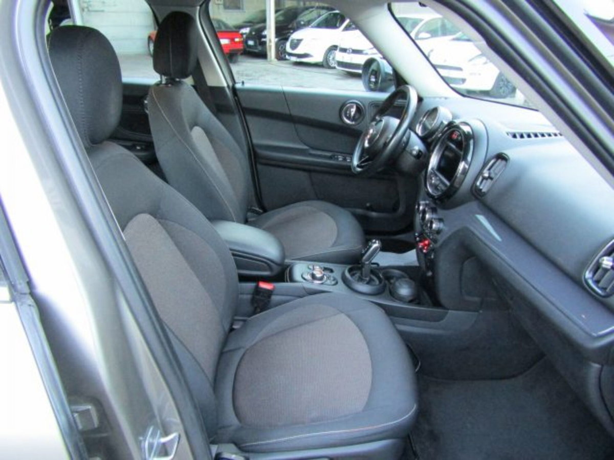 MINI Mini Countryman 2.0 Cooper D Hype Countryman (14)