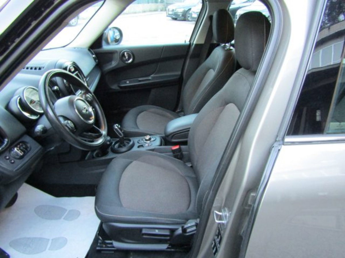 MINI Mini Countryman 2.0 Cooper D Hype Countryman (7)