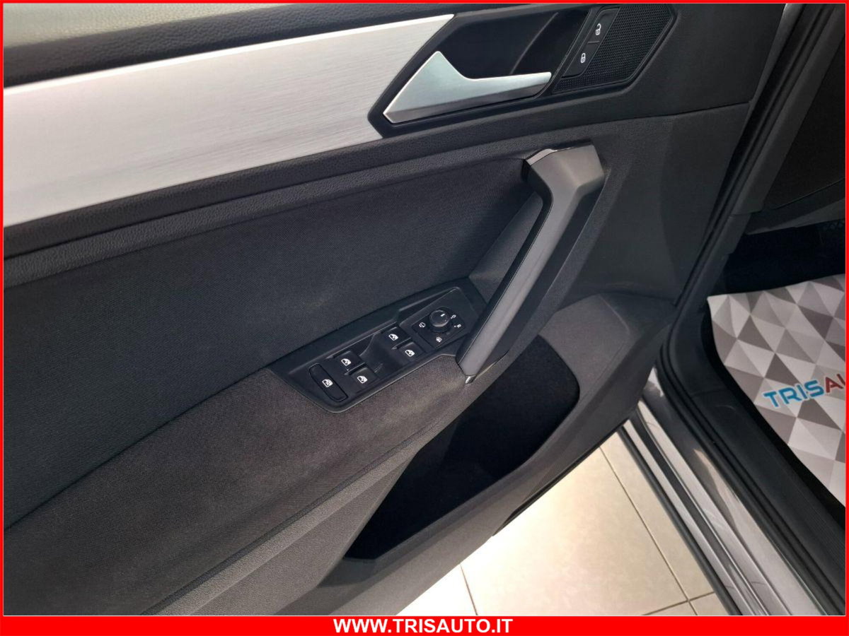 Volkswagen Tiguan Allspace 2.0 tdi R-Line 150cv dsg (12)