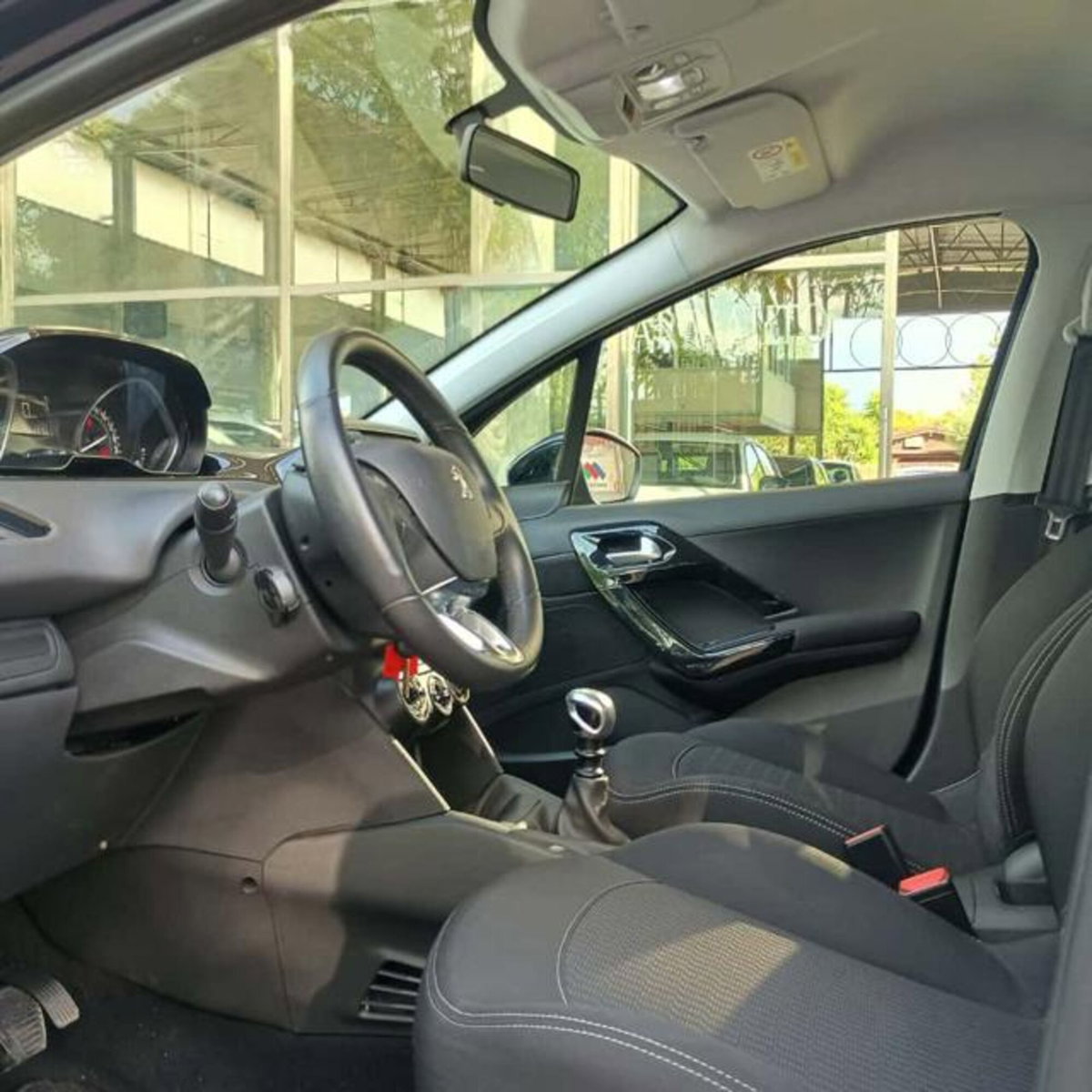 Peugeot 208 BlueHDi 100 Stop&Start 5 porte GT (12)