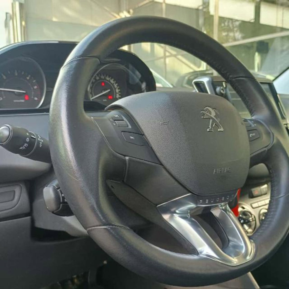 Peugeot 208 BlueHDi 100 Stop&Start 5 porte GT (13)