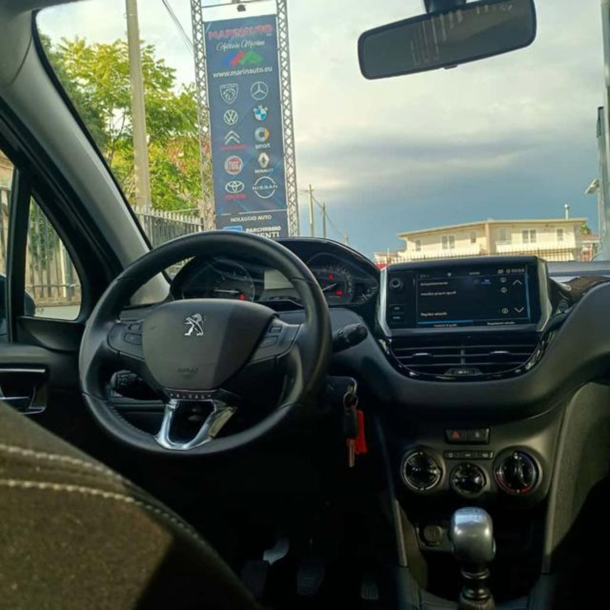 Peugeot 208 BlueHDi 100 Stop&Start 5 porte GT (14)