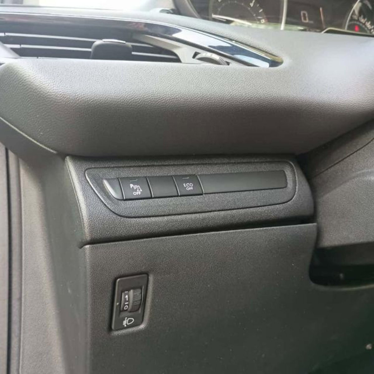 Peugeot 208 BlueHDi 100 Stop&Start 5 porte GT (15)