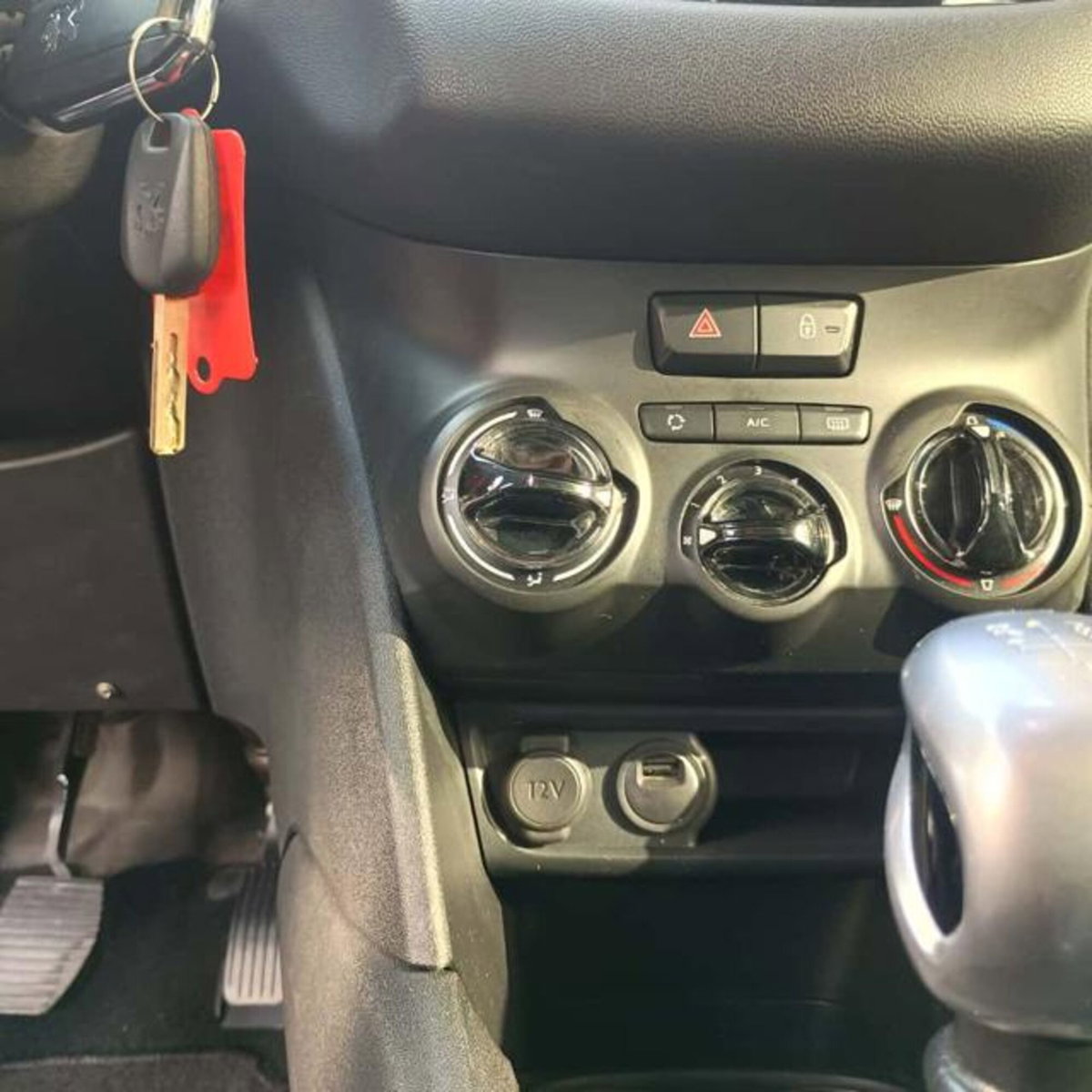 Peugeot 208 BlueHDi 100 Stop&Start 5 porte GT (18)