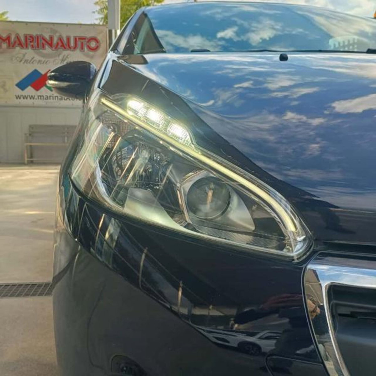 Peugeot 208 BlueHDi 100 Stop&Start 5 porte GT (3)