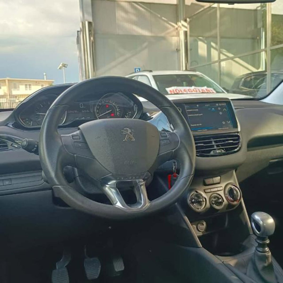 Peugeot 208 BlueHDi 100 Stop&Start 5 porte GT (9)