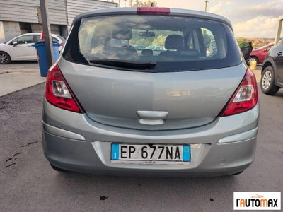 Opel Corsa 1.2 5 porte Club (4)