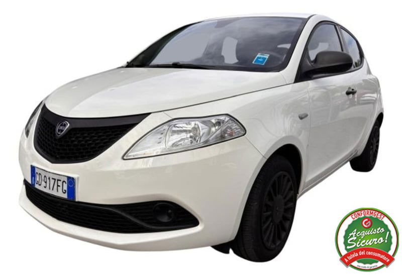 Lancia Ypsilon 1.0 FireFly 5 porte S&S Hybrid Ecochic Silver