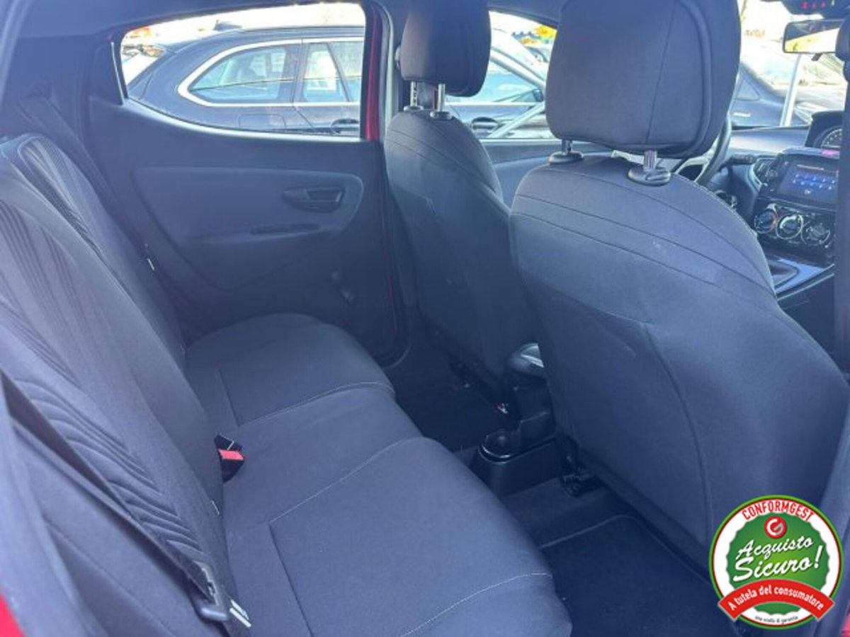 Lancia Ypsilon 1.0 FireFly 5 porte S&S Hybrid Ecochic Silver (12)