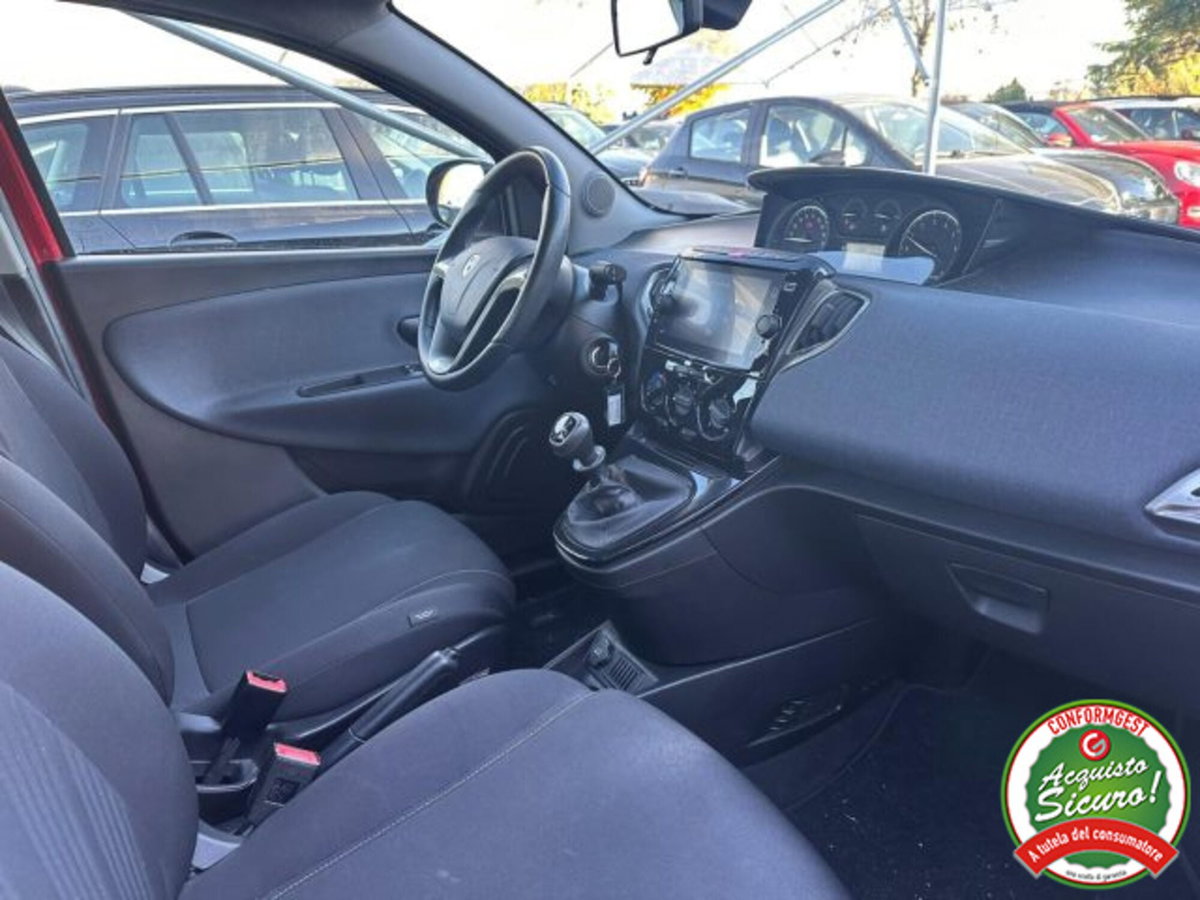 Lancia Ypsilon 1.0 FireFly 5 porte S&S Hybrid Ecochic Silver (13)