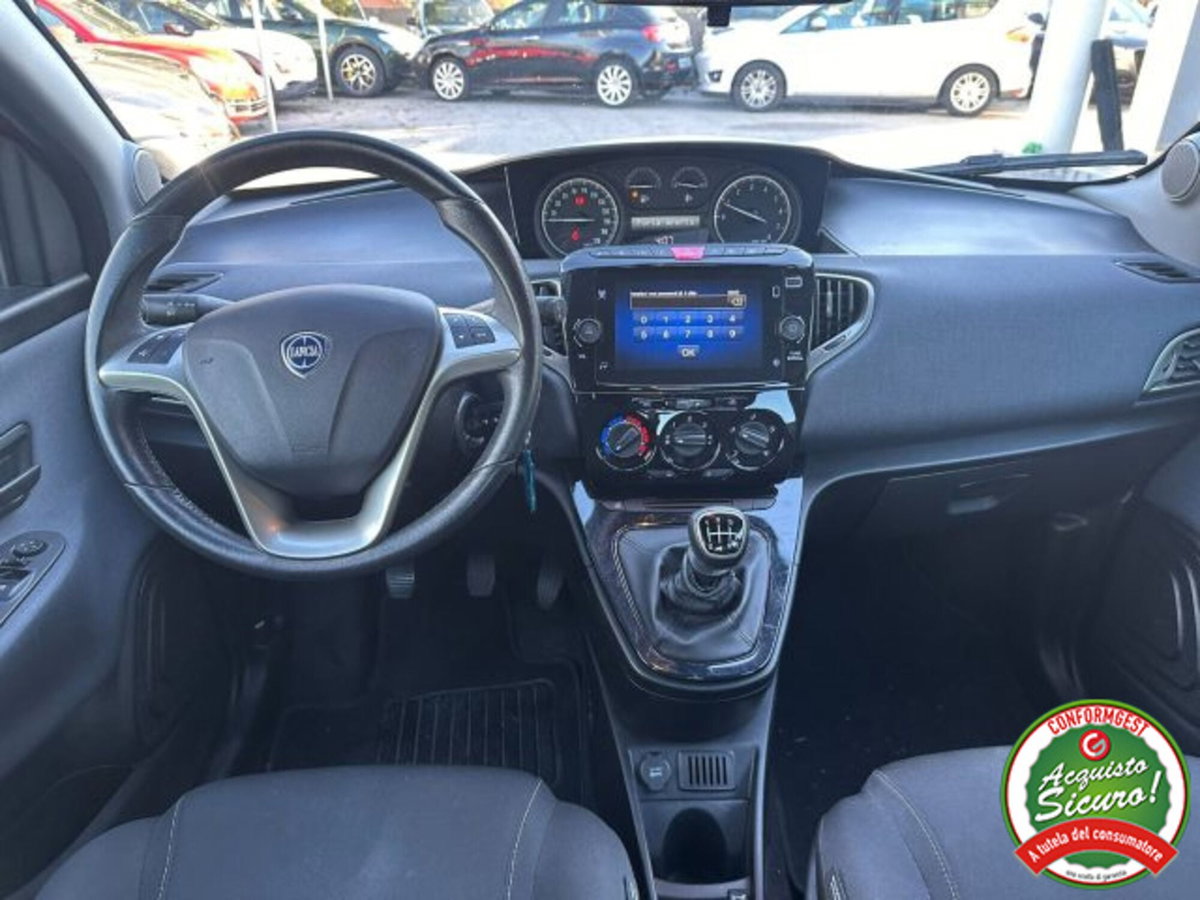 Lancia Ypsilon 1.0 FireFly 5 porte S&S Hybrid Ecochic Silver (14)