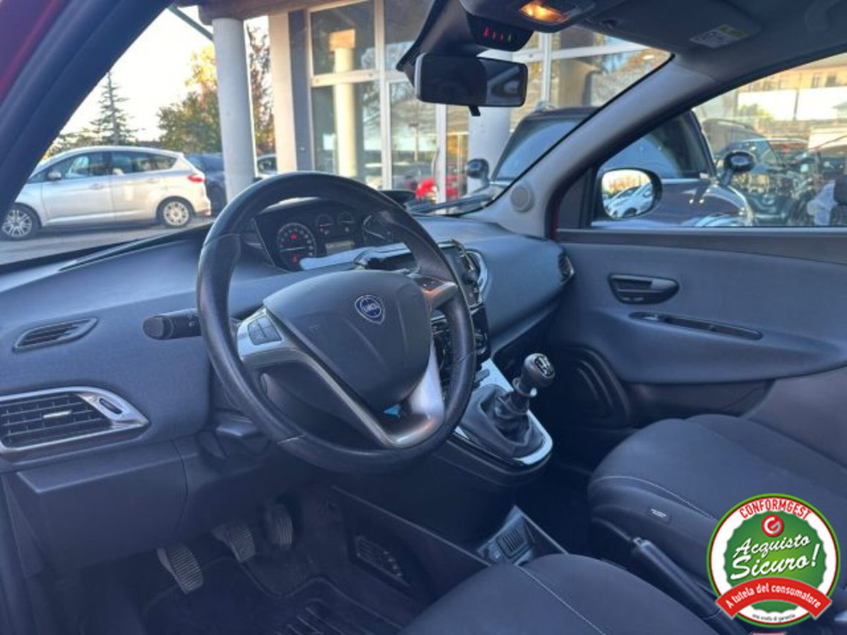 Lancia Ypsilon 1.0 FireFly 5 porte S&S Hybrid Ecochic Silver (5)