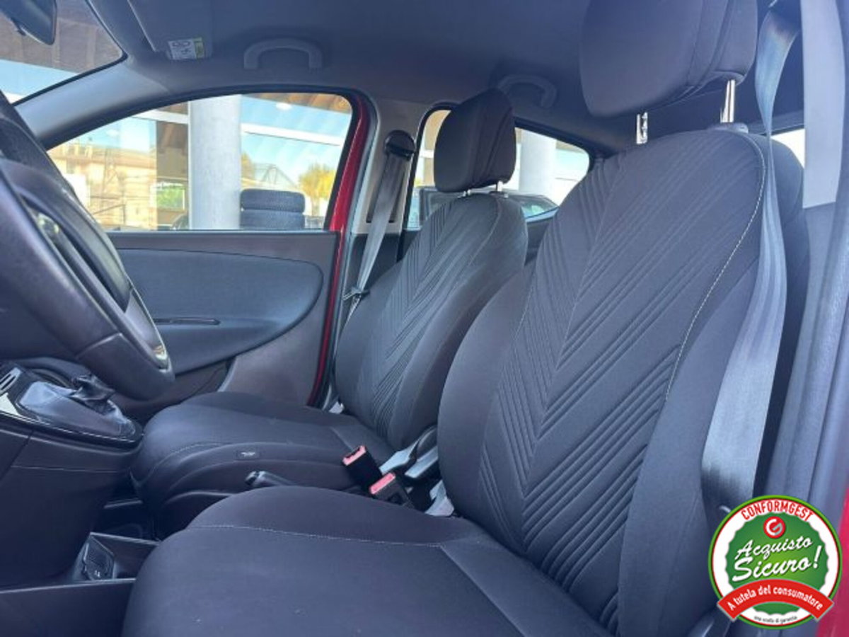 Lancia Ypsilon 1.0 FireFly 5 porte S&S Hybrid Ecochic Silver (6)