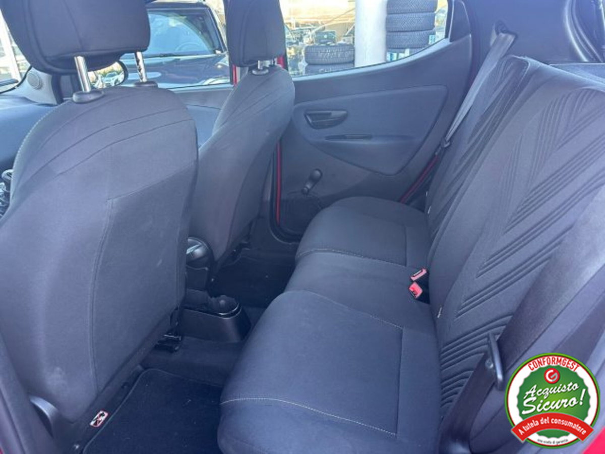 Lancia Ypsilon 1.0 FireFly 5 porte S&S Hybrid Ecochic Silver (8)