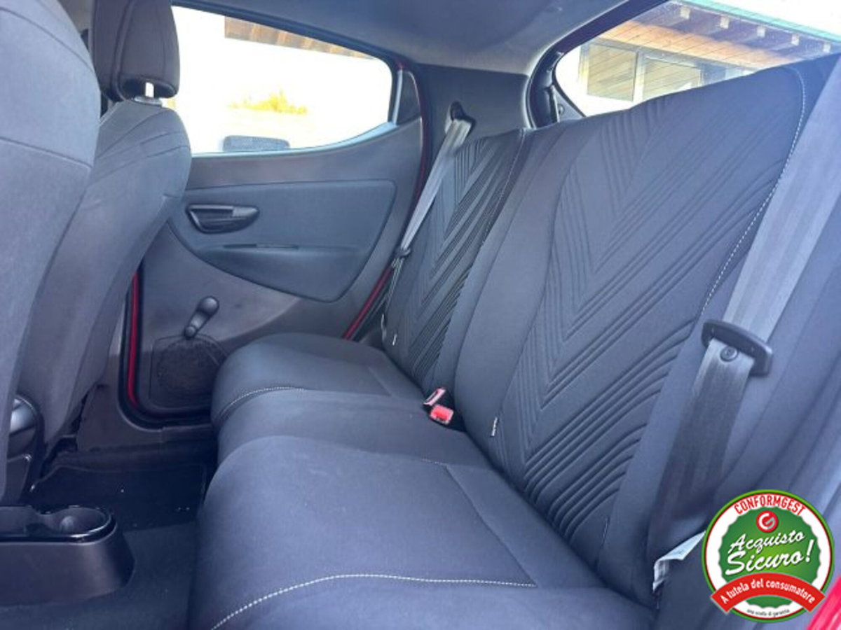 Lancia Ypsilon 1.0 FireFly 5 porte S&S Hybrid Ecochic Silver (9)